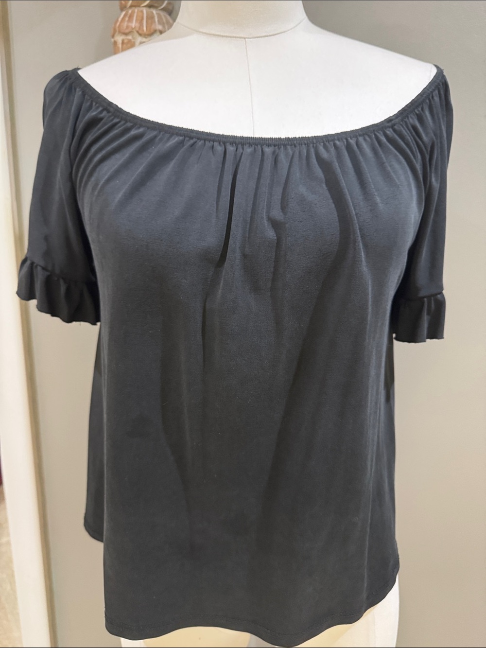 Tres Bien Black Off-Shoulder Ruffle Sleeve Top